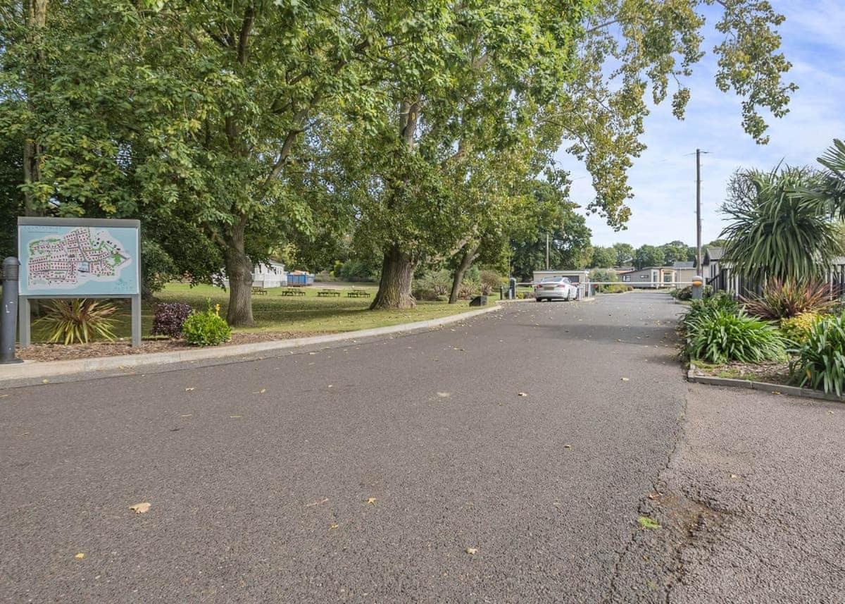 فندق Alder Country Park نورث والشام المظهر الخارجي الصورة